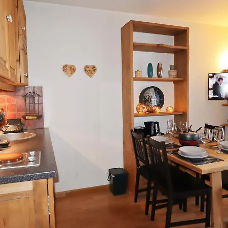Rénové Au Centre Avec Balcon Et Parking - Fr-1-624-106 Appartement Samoëns