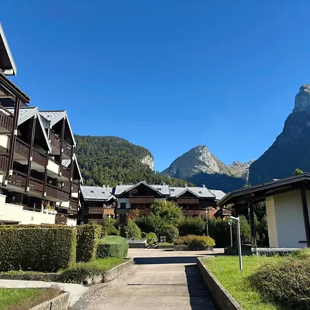 Rénové Au Centre Avec Balcon Et Parking - Fr-1-624-106 Samoëns